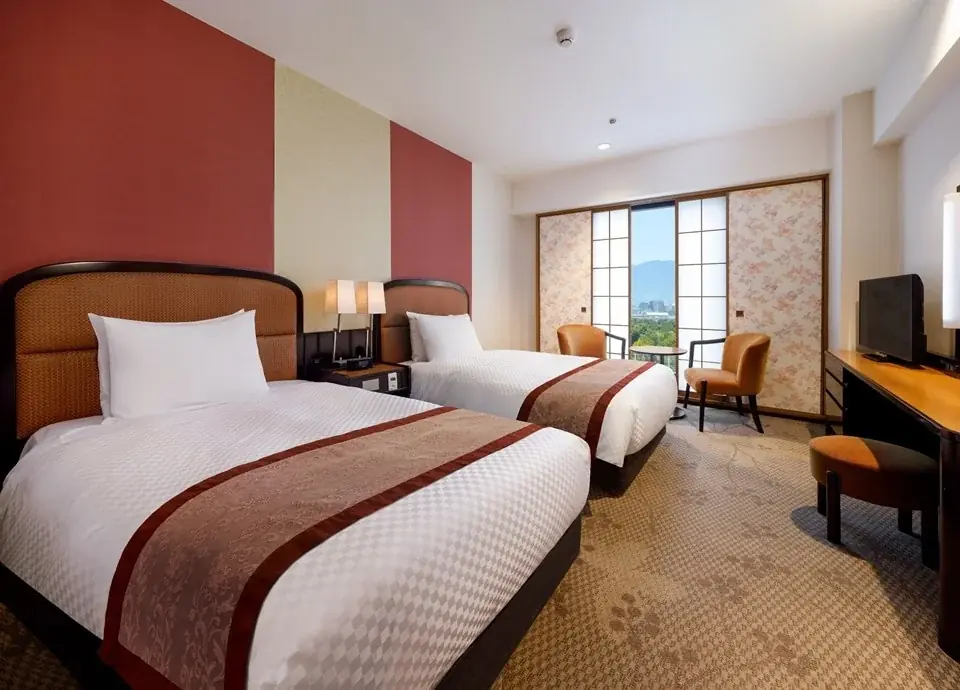 【リーガロイヤルホテル京都】春めく苺のスイーツを詰め込んだ、バスケット仕立てのアフタヌーンティー「ピクニック アフタヌーンティーセット」販売 画像 5