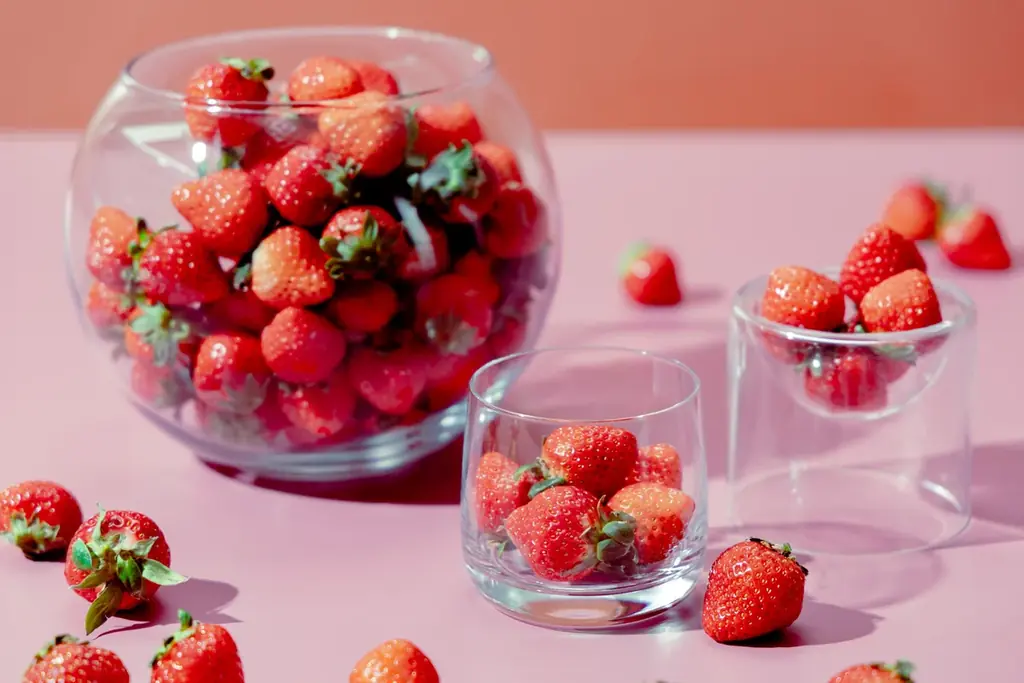 いちご好きに捧ぐ、アフタヌーンティ「いちごマニア！」が3月6日から金・土・日・祝日限定開催。「フレッシュいちご食べ放題」または「ブランドいちご3種食べ比べ」をスタイルで選べる2プランが登場 画像 3