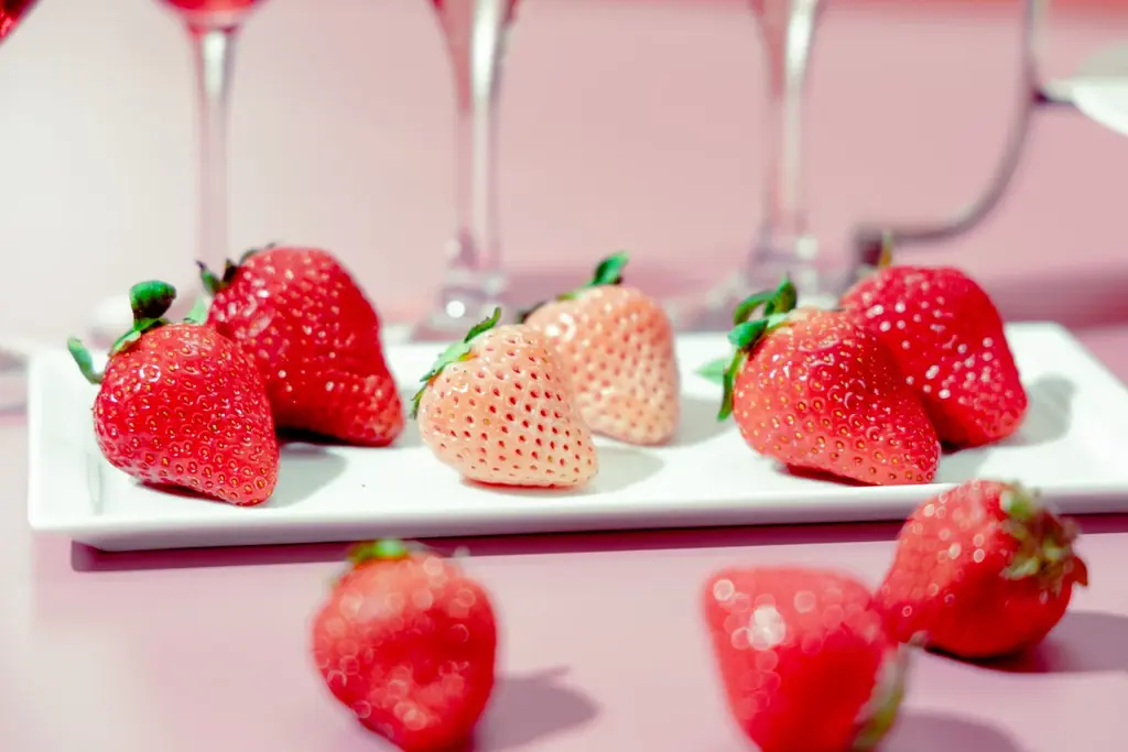 いちご好きに捧ぐ、アフタヌーンティ「いちごマニア！」が3月6日から金・土・日・祝日限定開催。「フレッシュいちご食べ放題」または「ブランドいちご3種食べ比べ」をスタイルで選べる2プランが登場 画像 5