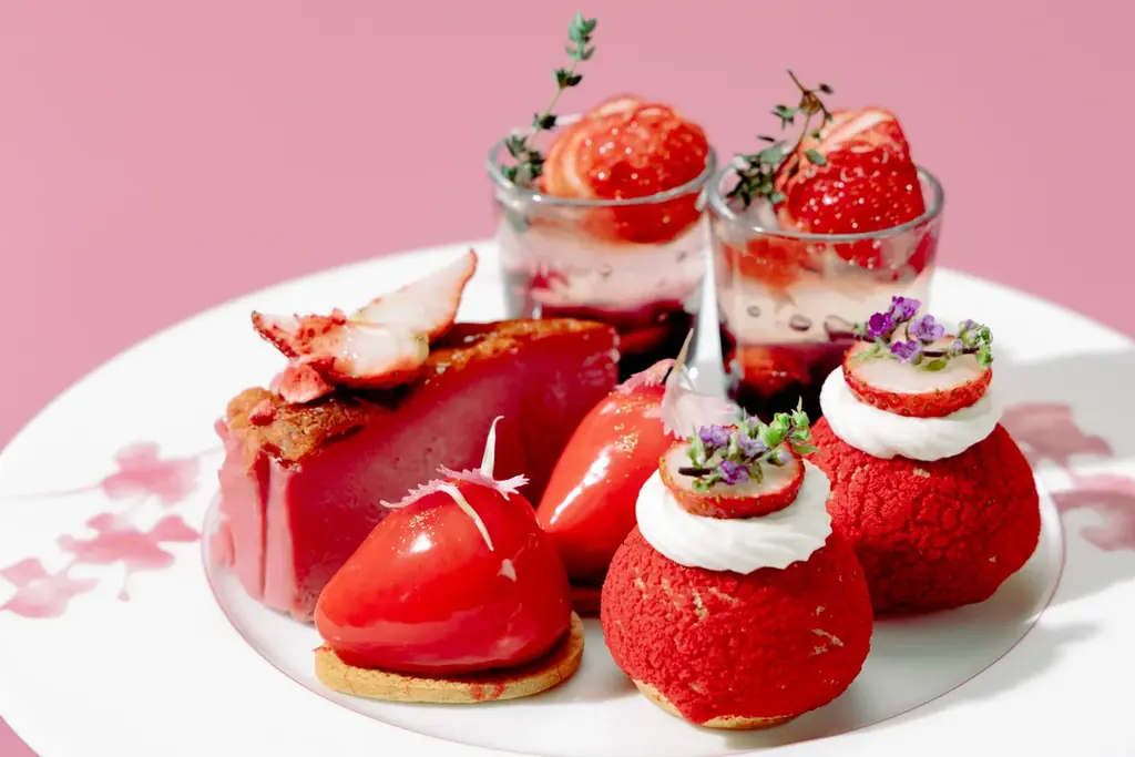 いちご好きに捧ぐ、アフタヌーンティ「いちごマニア！」が3月6日から金・土・日・祝日限定開催。「フレッシュいちご食べ放題」または「ブランドいちご3種食べ比べ」をスタイルで選べる2プランが登場 画像 6
