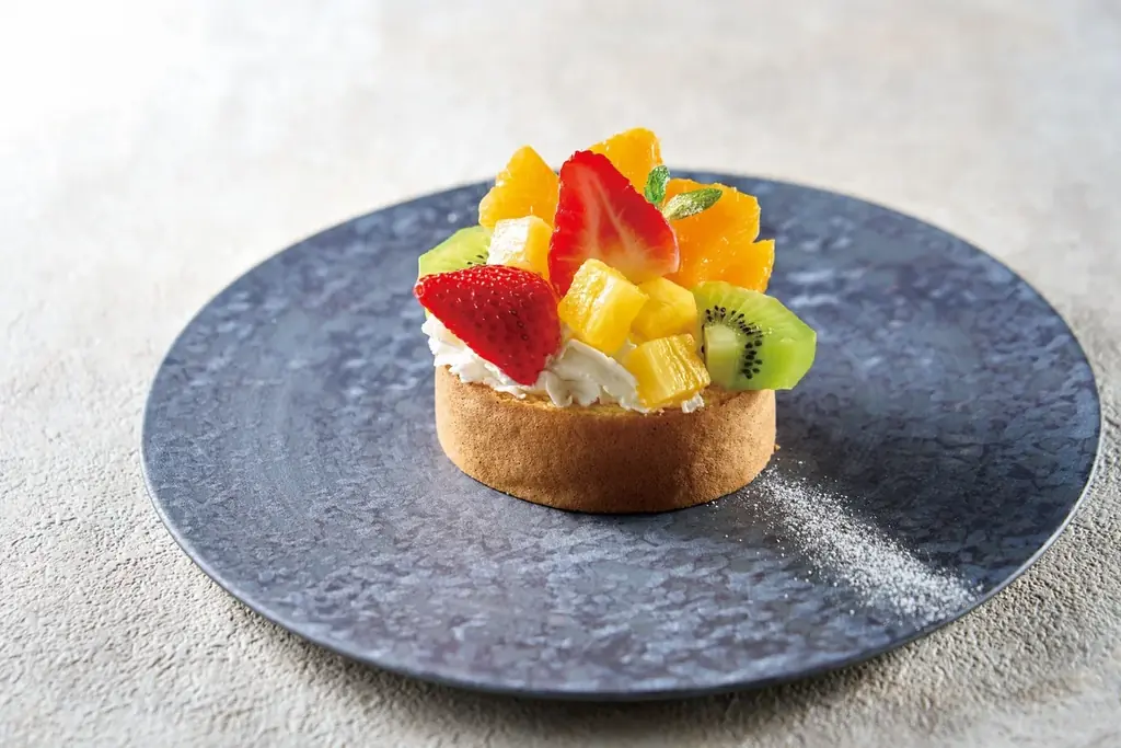 【果実屋珈琲】ご馳走サンド「厚切りロースかつ」や「自家製ティラミス 季節のフルーツ添え」など新商品を販売 画像 6