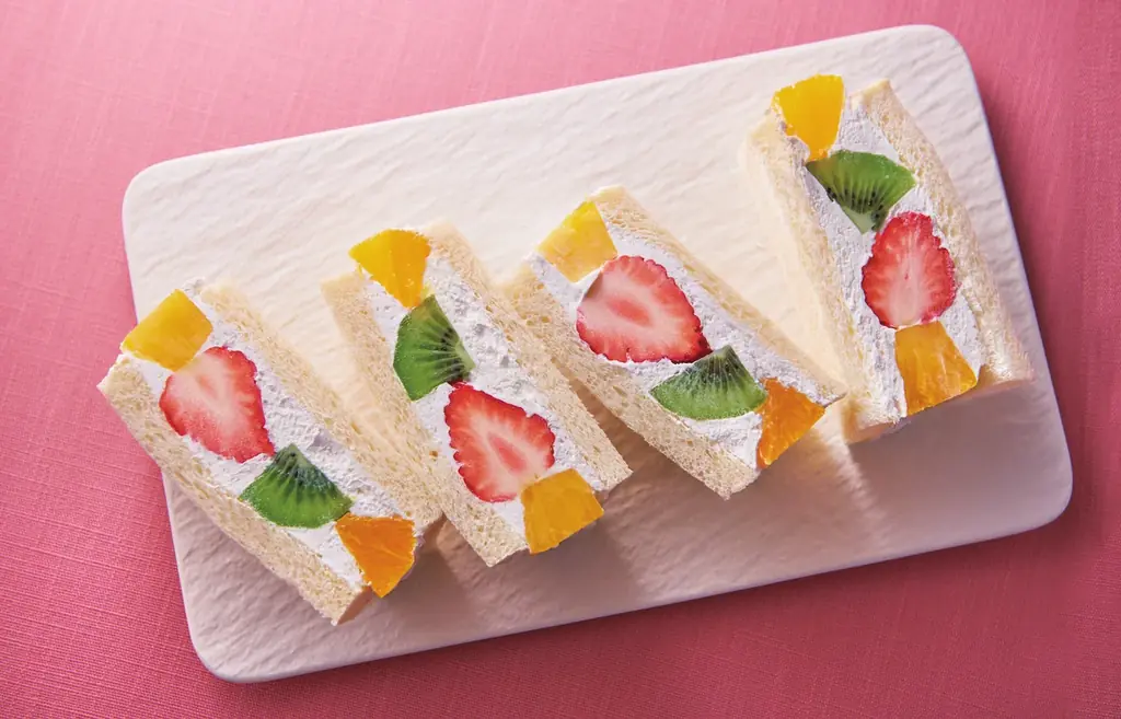 【果実屋珈琲】ご馳走サンド「厚切りロースかつ」や「自家製ティラミス 季節のフルーツ添え」など新商品を販売 画像 9