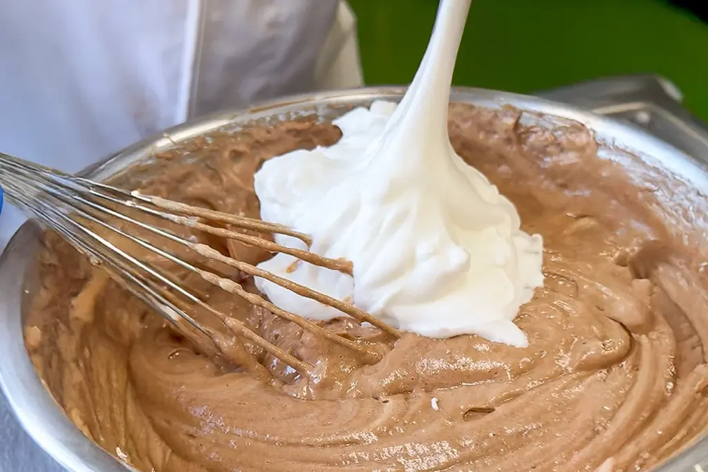 【2/14限定】異次元のザクとろ食感！あの衝撃スイーツ「飲めるチーズタルト」が、ショコラ味でバレンタインに復活！ 画像 13