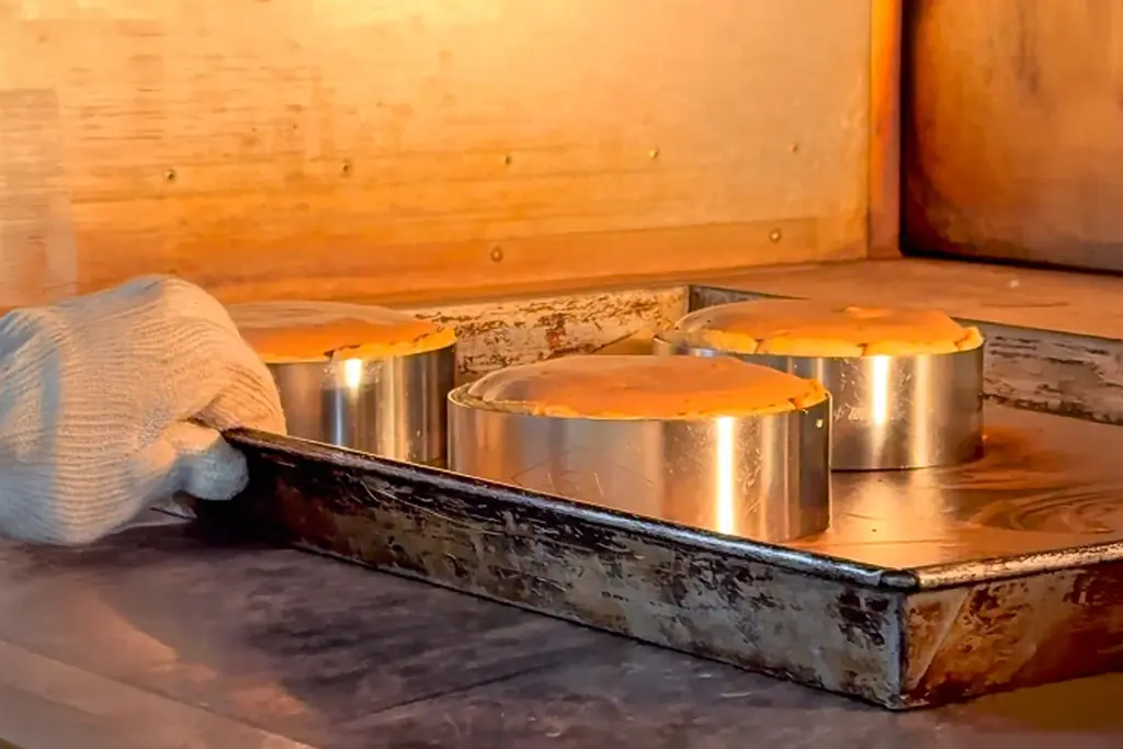 【2/14限定】異次元のザクとろ食感！あの衝撃スイーツ「飲めるチーズタルト」が、ショコラ味でバレンタインに復活！ 画像 14