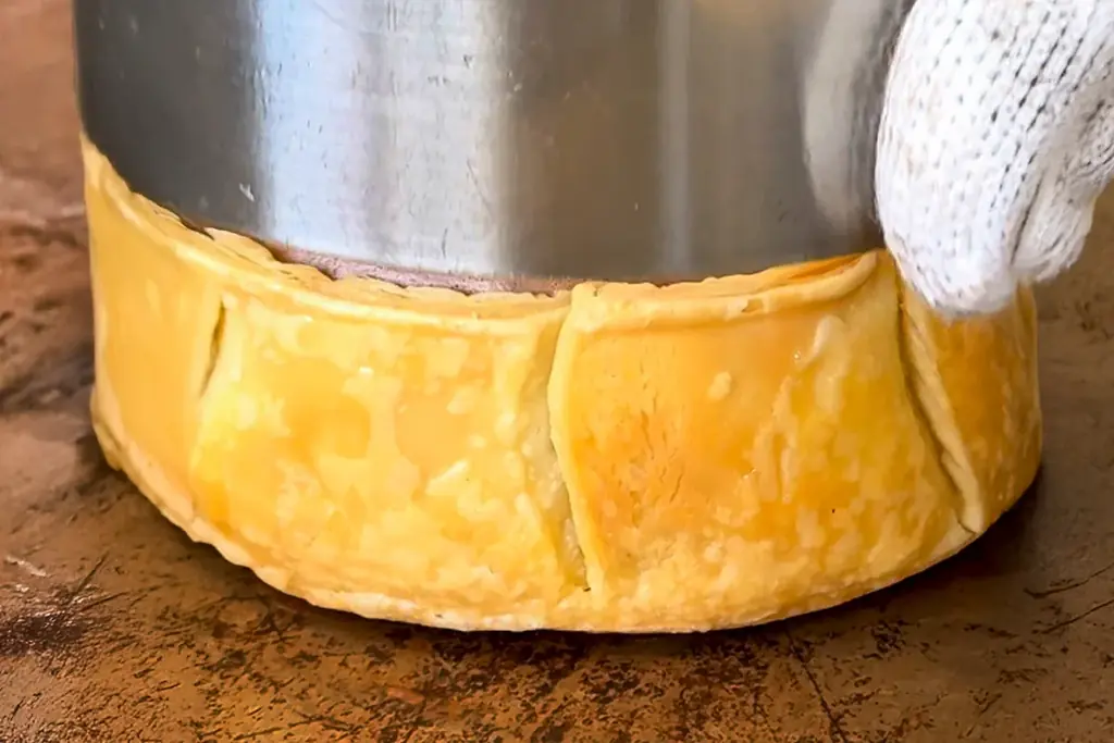 【2/14限定】異次元のザクとろ食感！あの衝撃スイーツ「飲めるチーズタルト」が、ショコラ味でバレンタインに復活！ 画像 16