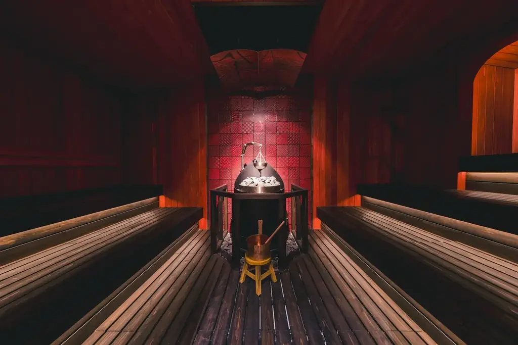 【レチスパ】美容液1本分のレチノールカプセル配合“泡だてない”クリームシャンプー、舞子ビラ「さふぃスパ舞子」メンズサウナ 第2回レディースデーに協賛。“ととのう頭皮ケア体験”を提供 画像 3