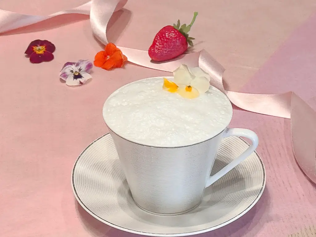 2月14日スタート 冬解けストロベリーティー＆苺ビュッフェ