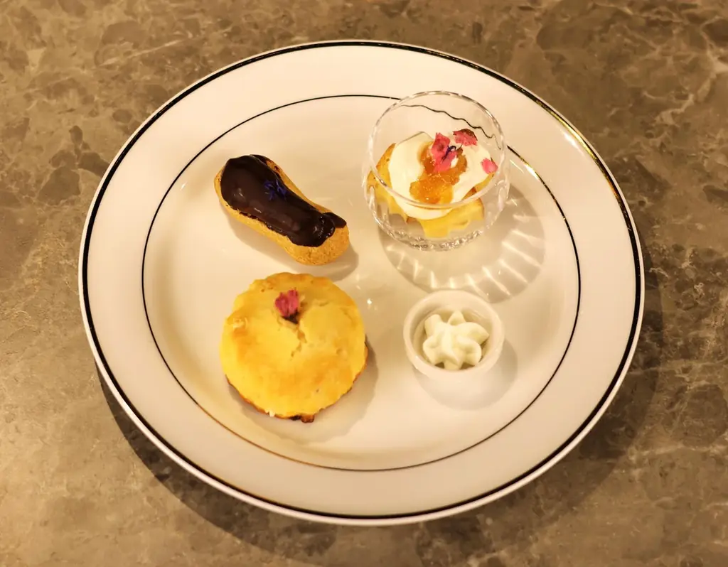 本好きが集まるカフェ「サロンクリスティ」、3月2日（月）よりアガサ・クリスティーの「ミス・マープル」がテーマの「イブニングティーセット」新メニューを提供開始 画像 3