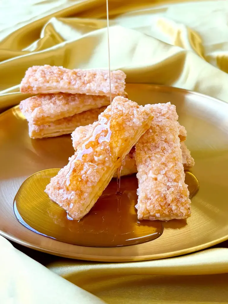 【JR東京駅 グランスタ東京先行販売】ミルフィーユ専門ブランド『LE FEUILLES（ル・フィーユ）』からメープルとバター香るミルフィーユ、「シュガーメープルミルフィーユ」が新発売！ 画像 1