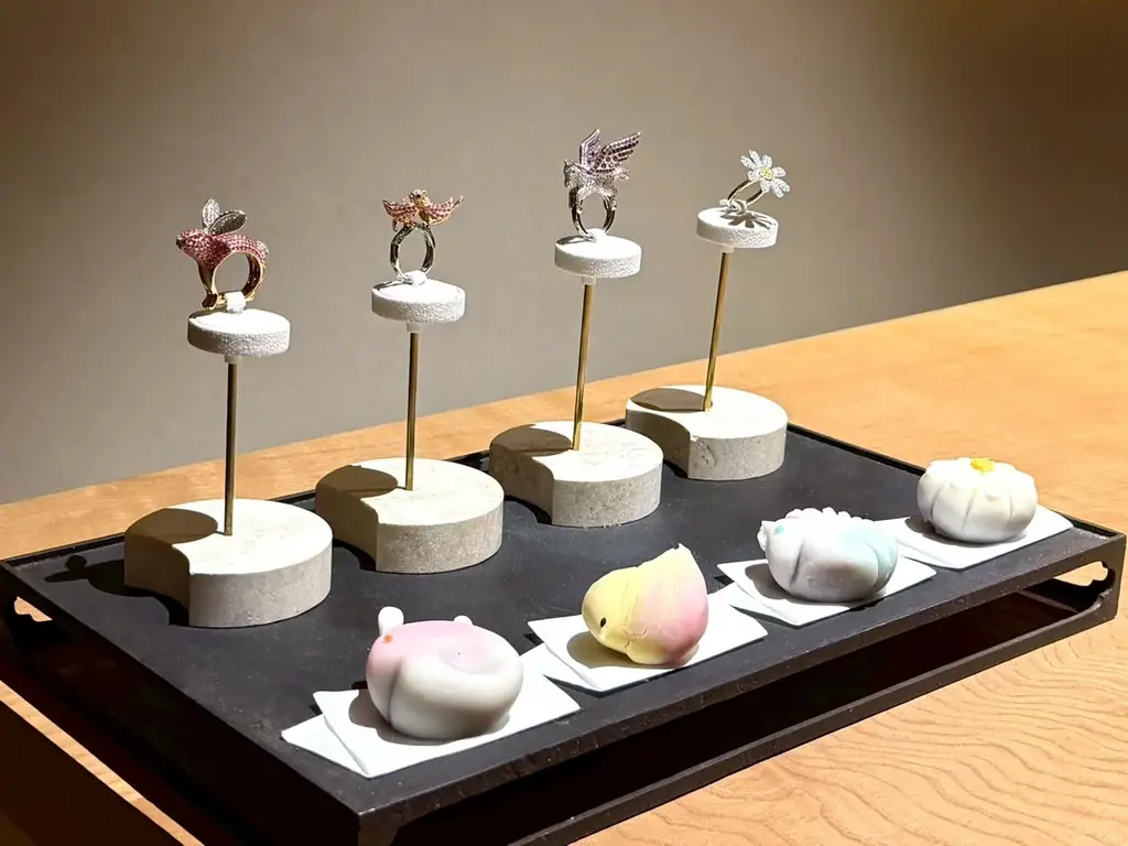 ジュエリーブランド「MIO HARUTAKA」の顧客向けイベントが、ミシュラン掲載店舗である茶寮「九九九」で開催。2/19（木）まで特別展示開催中。 画像 1