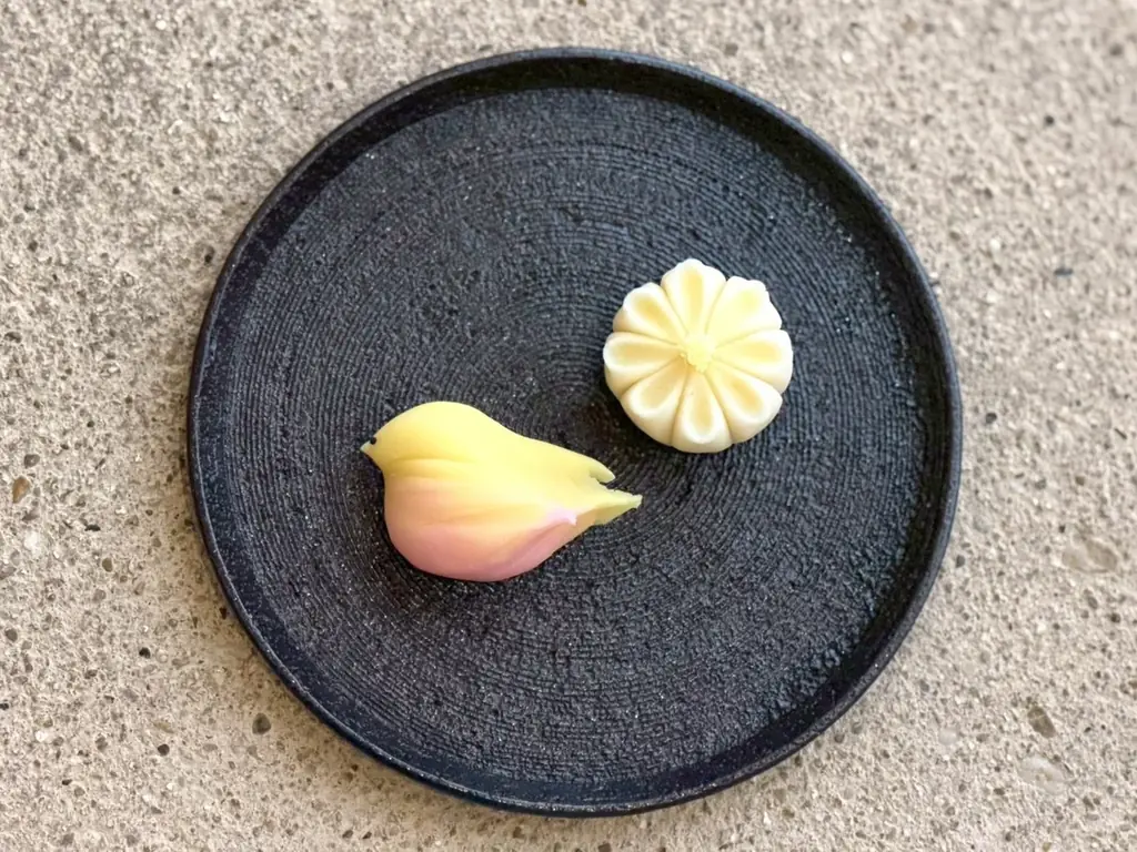 ジュエリーブランド「MIO HARUTAKA」の顧客向けイベントが、ミシュラン掲載店舗である茶寮「九九九」で開催。2/19（木）まで特別展示開催中。 画像 5