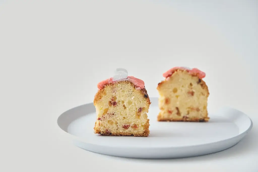 春のベリーピンクが主役、フェアリーケーキフェアのホワイトデーギフト2026。果実感がとろける希少いちご“古都華”の生バターサンドほか、春色ベリースイーツが登場！ 画像 9