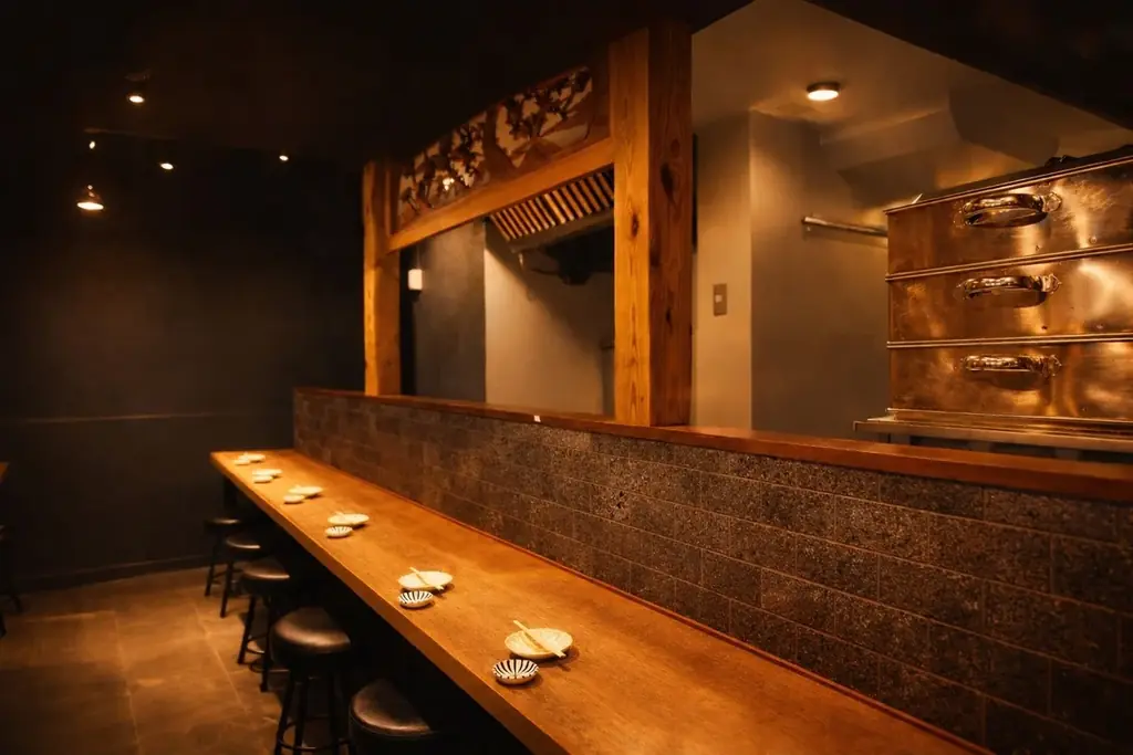 【新業態オープン】活海鮮の浜焼きとあて巻き、貝出汁おでんが主役。ドリンク全品439円の海鮮居酒屋「なみ小屋」が新宿歌舞伎町に誕生―ドリンク全品半額になるオープンキャンペーンも開催 画像 14