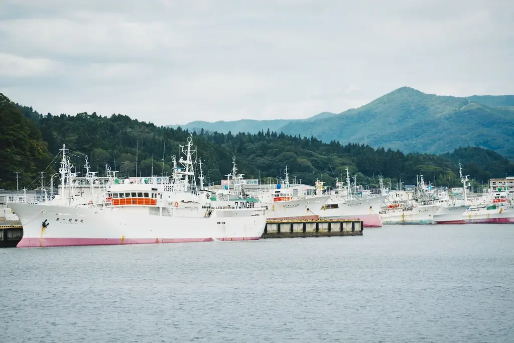 漁師を救うアパレルを東京駅で販売。地域のゴミを布地にアップサイクル 画像 5