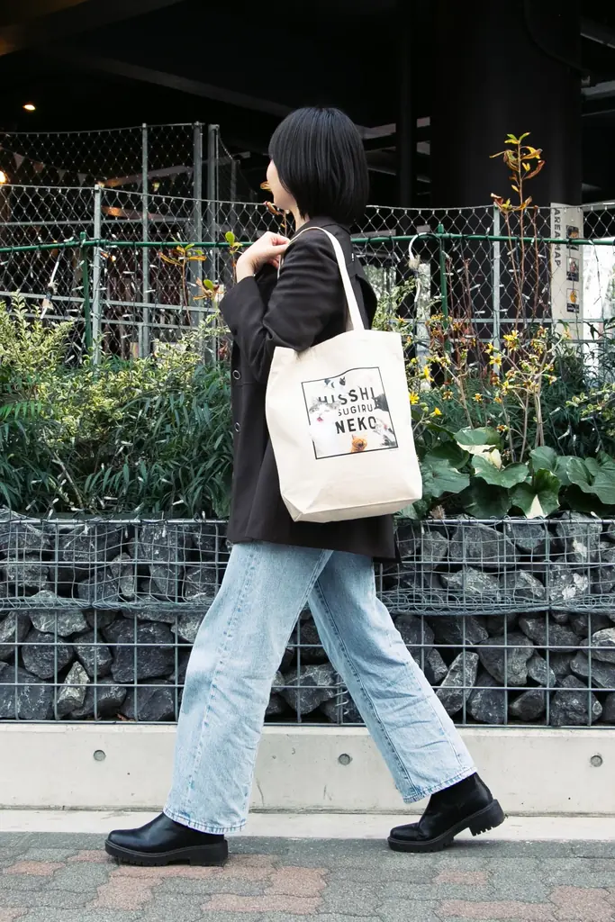 【猫の日の話題】累計９万部の大ヒット写真集『必死すぎるネコ』公式グッズが誕生！ 画像 4