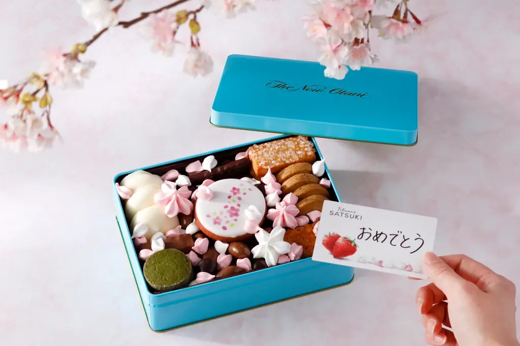 春の門出に贈る、“桜満開”のクッキー缶が新登場！ 画像 2