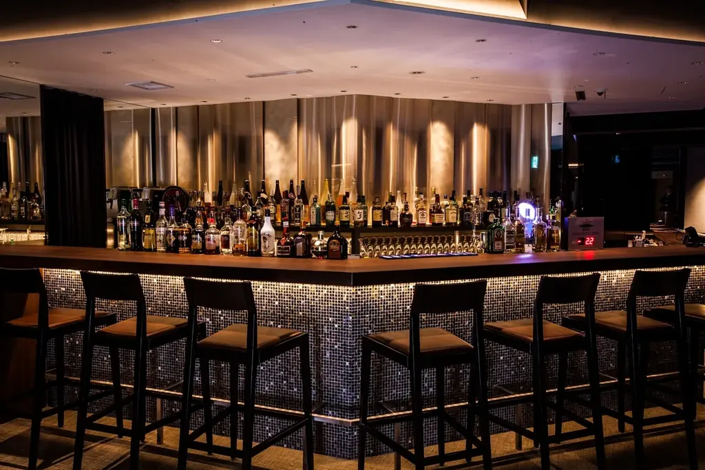 【公開記念】心震わす極上エンタメミステリー！2/27（金）公開の映画『木挽町のあだ討ち』“劇場鑑賞券＆映画オリジナルグッズ”が当たるキャンペーンを大人の遊び場「バグース」で開催 画像 6