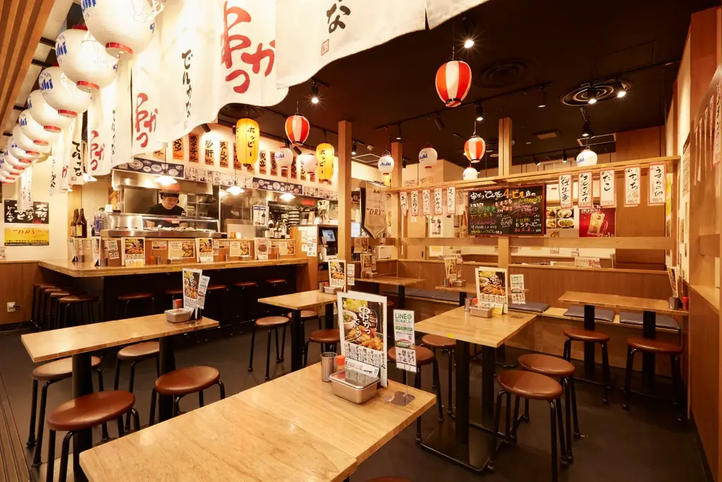 大人気ゲームシリーズ『龍が如く』×『串かつ でんがな』のコラボが決定　限定串かつセットに作中でおなじみの「チンチロチャレンジ」も展開🎲🎲 画像 7