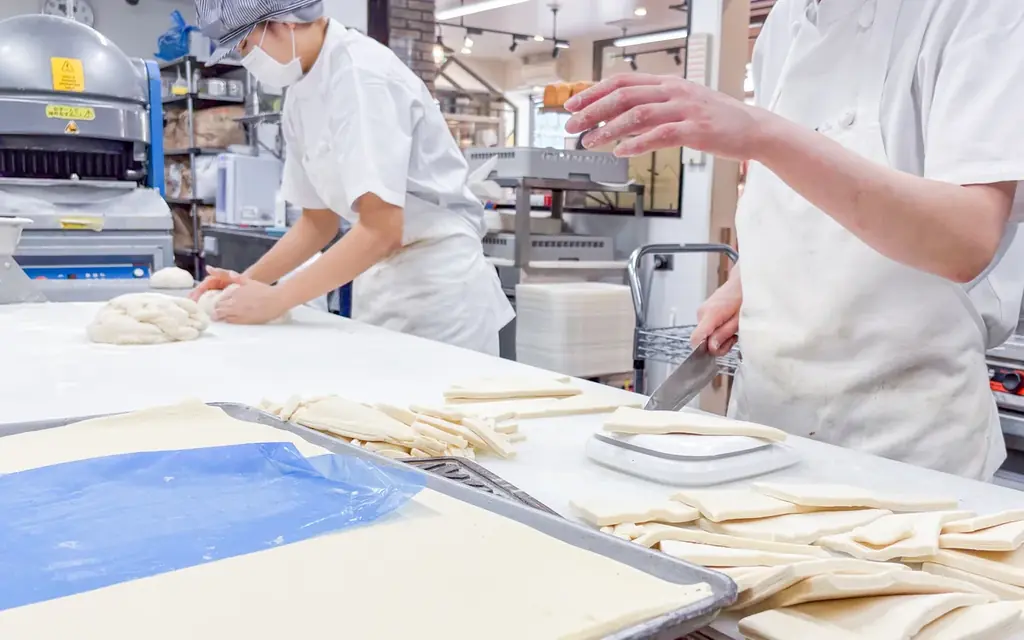 「いちごフェアは、物語からつくる」大阪ローカルカフェ『ぱんのいえ』ミニ絵本付きアフタヌーンティー含むスイーツ5種を3月4日より発売 画像 13