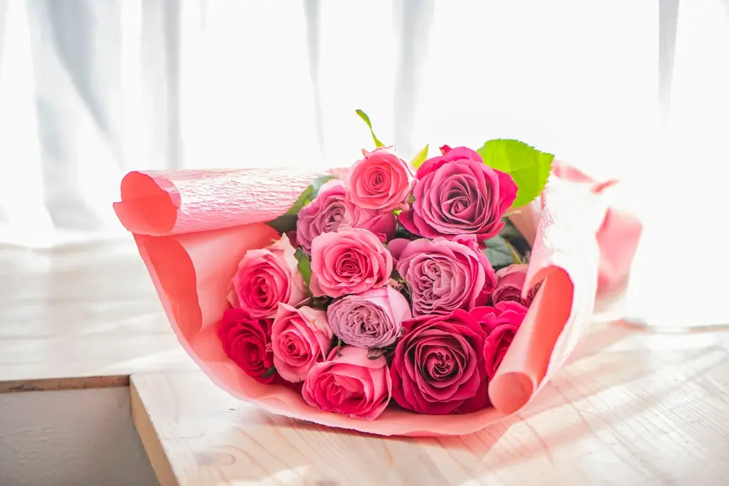 国産花材商品を大幅拡充、産地のこだわりと想いを届ける母の日ギフトの予約販売を日比谷花壇オンラインショップで開始。人気イラストレーター湯浅望氏とのコラボギフトも登場！ 画像 3