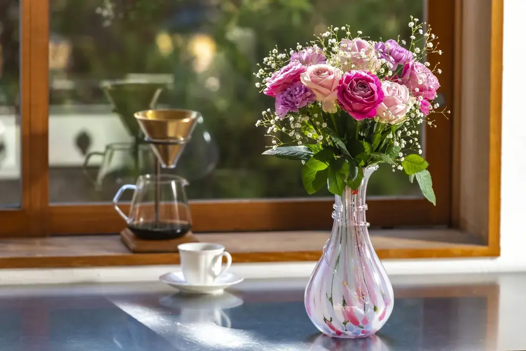 国産花材商品を大幅拡充、産地のこだわりと想いを届ける母の日ギフトの予約販売を日比谷花壇オンラインショップで開始。人気イラストレーター湯浅望氏とのコラボギフトも登場！ 画像 5