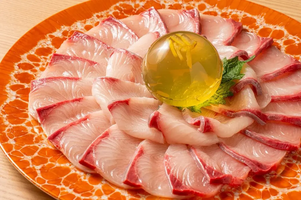 脂が最高潮を迎えるブランド寒ブリを主役に。体験型「鰤王しゃぶしゃぶコース」を期間限定で提供｜すし酒場 にほんいち 本町店 画像 3