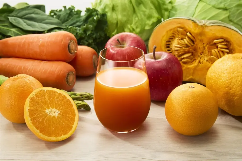 畑のめぐみを、未来に、ともに。「めぐみめぐるAction！」　季節限定「野菜生活100広島ネーブルオレンジ＆はっさくミックス」新発売 画像 1