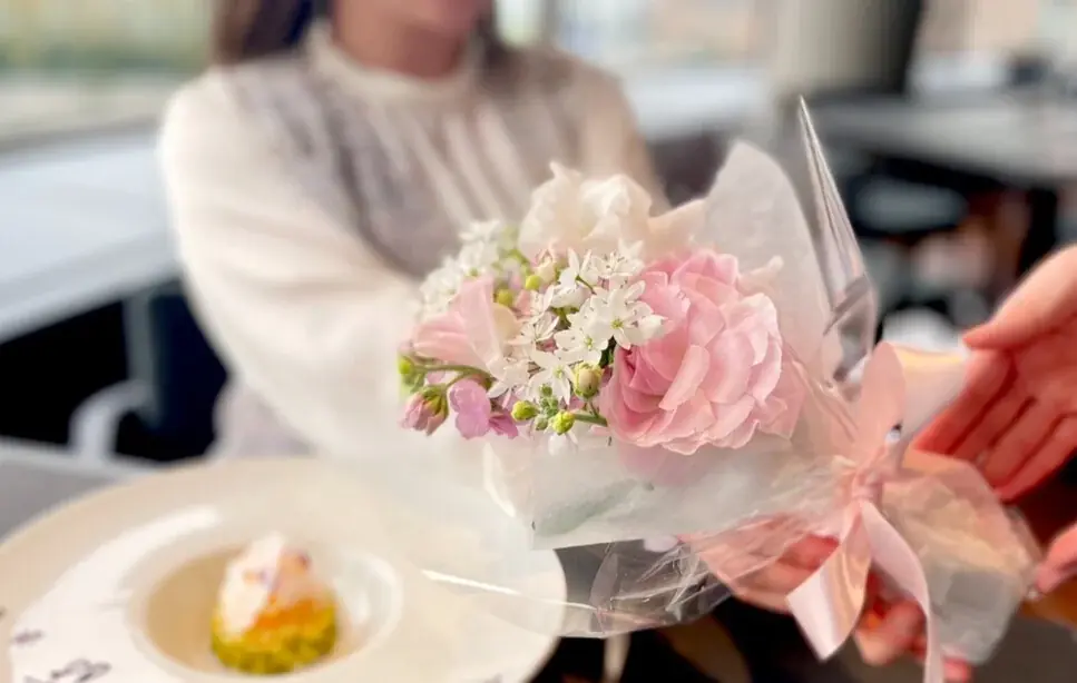 【リーガロイヤルホテル大阪】たいせつな人の門出や節目を彩り、慶ぶ「春のお祝いプラン」を販売 画像 1