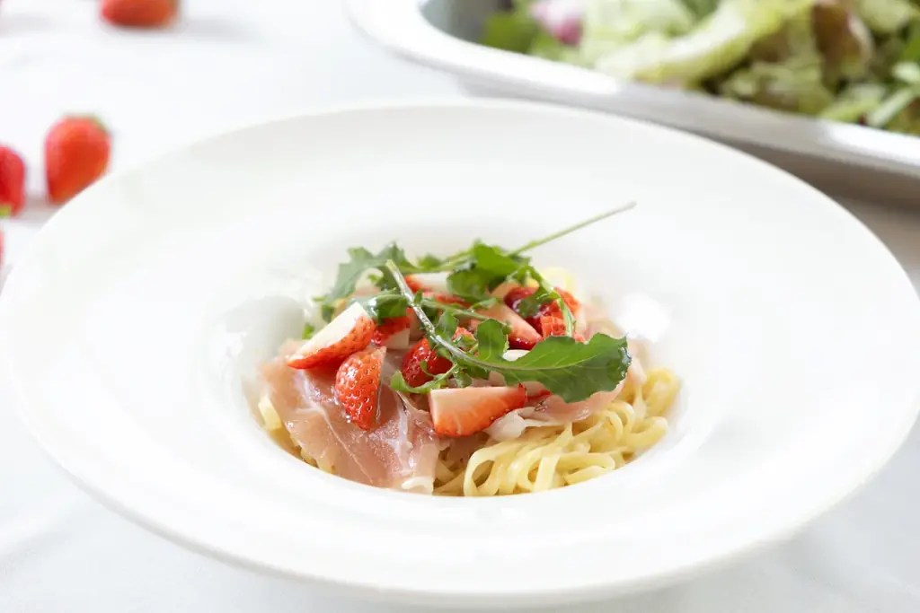 【広島・八丁堀】苺とショコラ、春風そよぐ屋上ガーデンで「ストロベリー＆チョコレート アフタヌーンティー」福屋八丁堀本店にて開催 画像 6