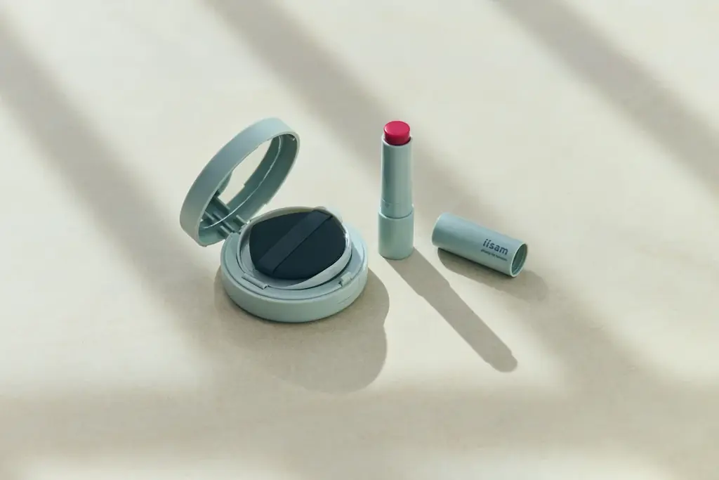 ｍatsukiyoの男性向け韓国スタイルメイクシリーズ「iisam（イイサム）」から新商品　クッションファンデーション・リッププランパー　3 月21 日より販売開始 画像 2