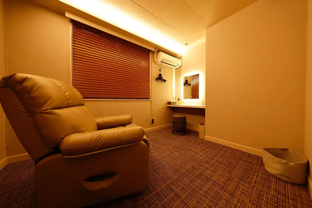 新宿に“脳の無重力”を生み出す没入型サロン『La HEAD（ラ ヘッド）』誕生。深い休息と静かな解放を届けるドライヘッドスパ体験 画像 4