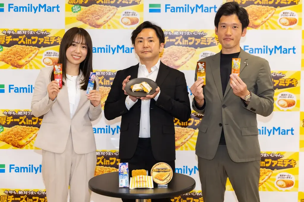 今年も爆売れじゃん！「濃厚チーズinファミチキ」初週の販売数が415万食※1を突破し今年も新記録を更新！～雪印メグミルクが推薦する濃厚チーズinファミチキと一番合う、さけるチーズとは～ 画像 3