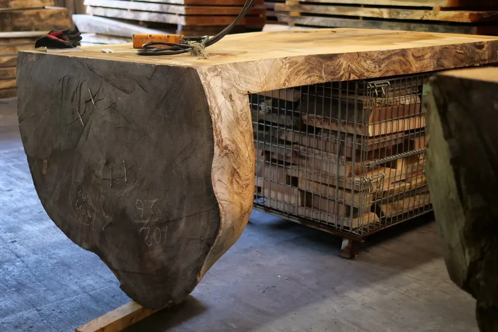 【欅×金継ぎ】木製家具に「継ぐ美学」を融合した新作を発表｜日本の伝統文化と技術を現代プロダクトとして世界へ拓く 画像 3