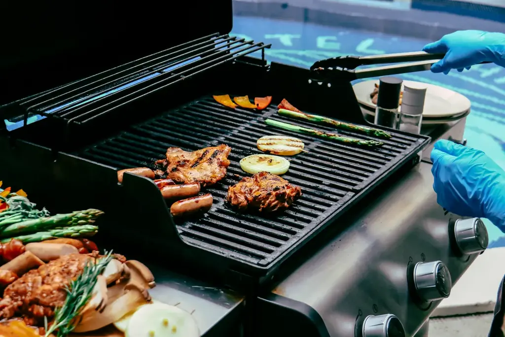 8HOTEL CHIGASAKI、3月7日「サウナの日」限定　サウナ×熱波×BBQイベントを開催 画像 5