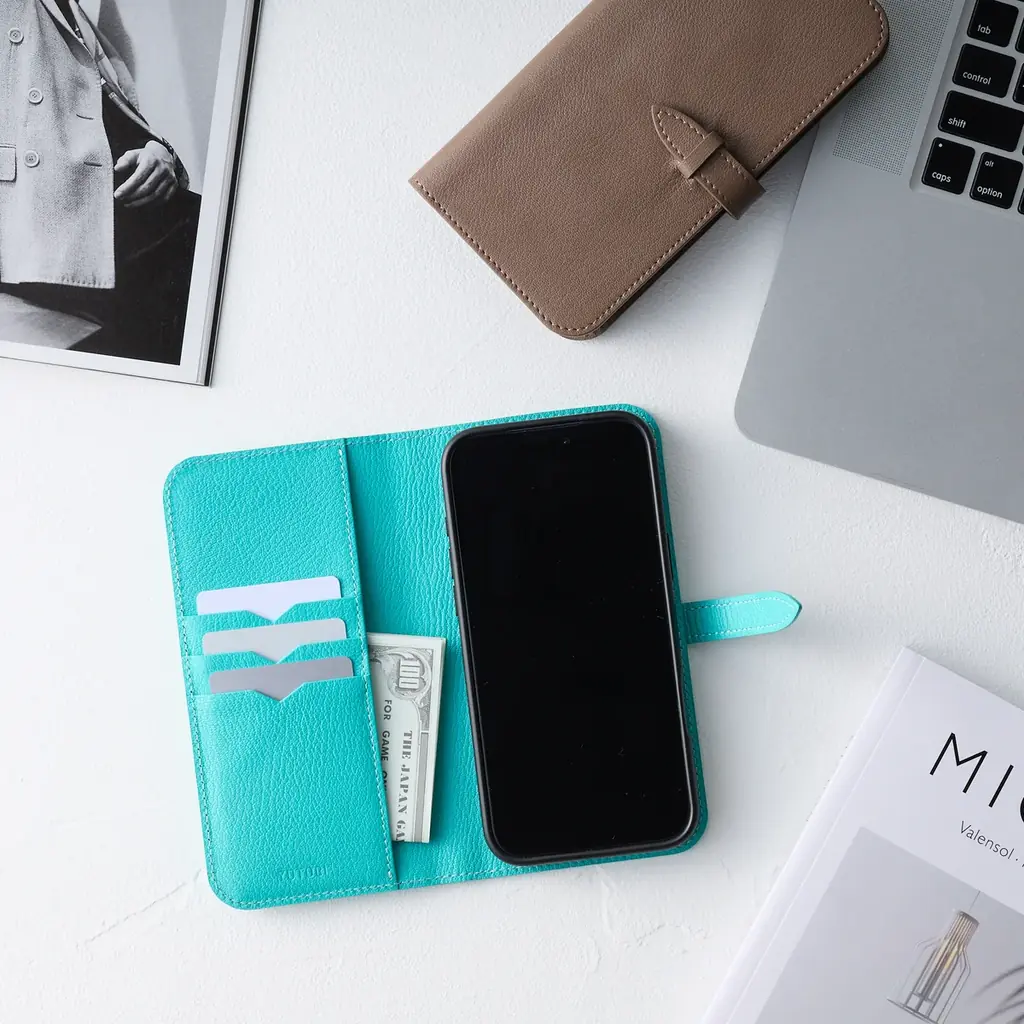 【新商品】日本発の新興レザーブランドYUTORI、最高級シェーブルレザーを纏うiPhone 17 シリーズ用レザーケースを発売 画像 1