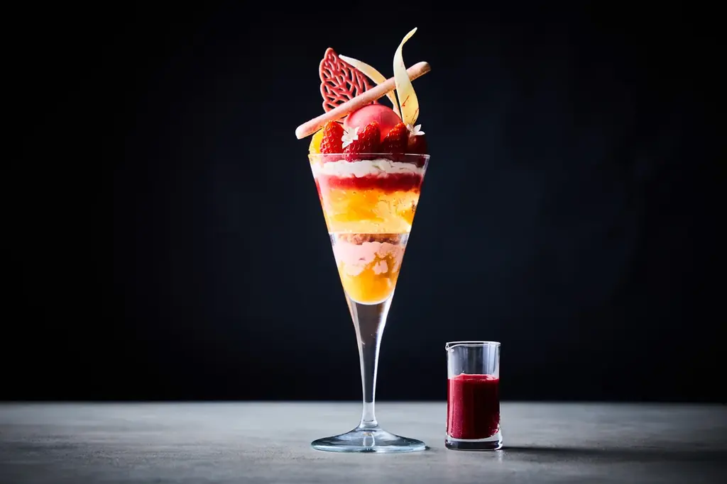 【ホテルメトロポリタン】苺と柑橘の贅沢なマリアージュ　春を彩る至福の「Seasonal Parfait」 画像 1