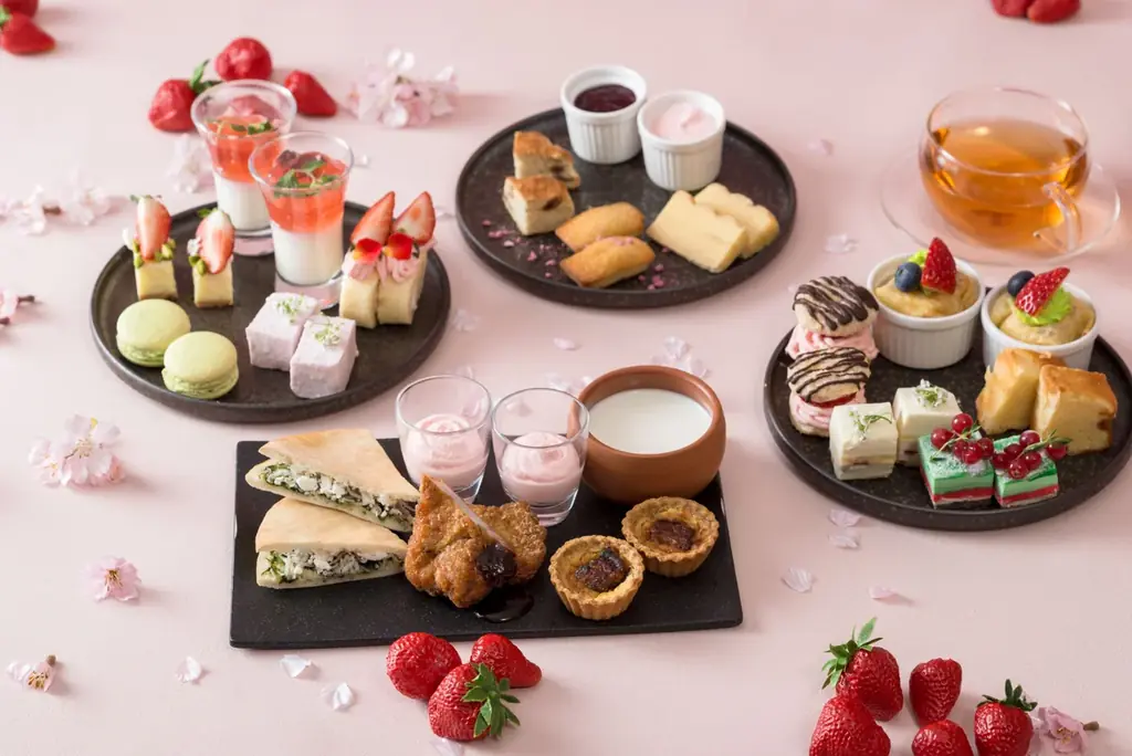 いちごと桜のアフタヌーン