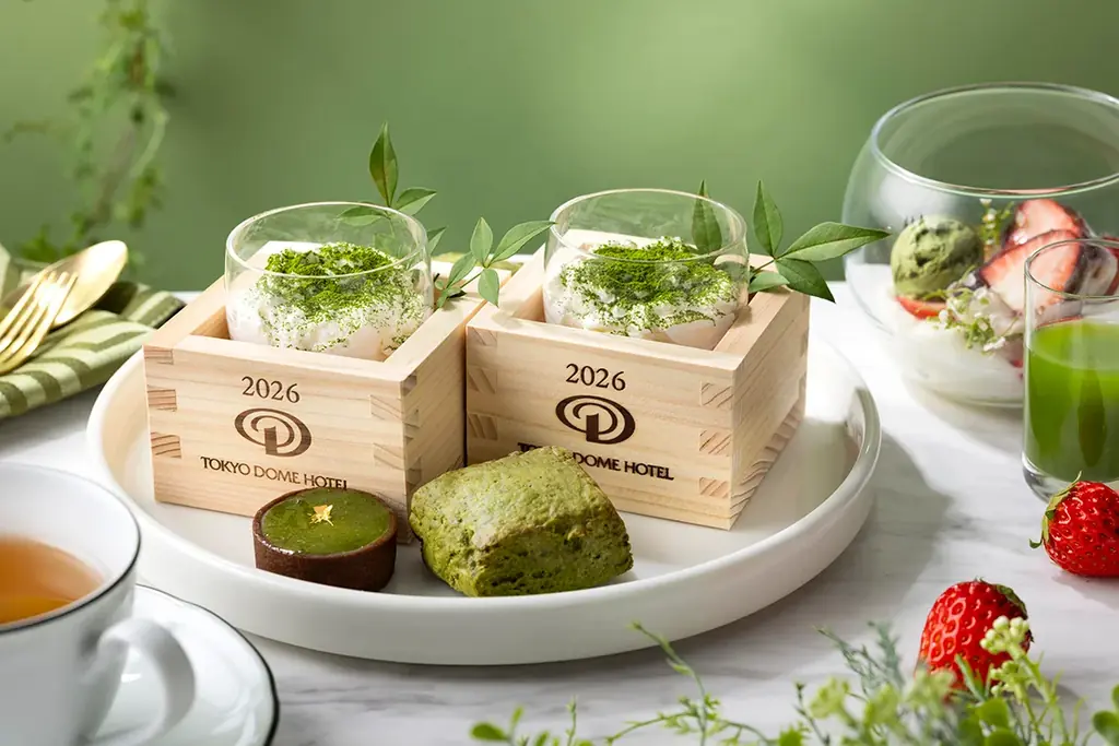 苺大福に濃厚な抹茶をかけたアフォガート仕立てで。地上150mの絶景で新緑の美食を楽しむ「ストロベリー＆抹茶アフタヌーンティー」を2026年4月1日(水)より期間限定で提供開始 画像 5