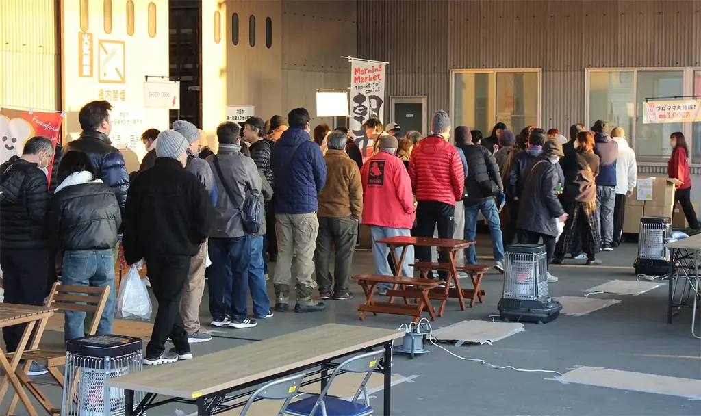 碧南市で朝7時に行列　えびせん家族主催「えびせん朝市」3月1日に1周年 画像 2