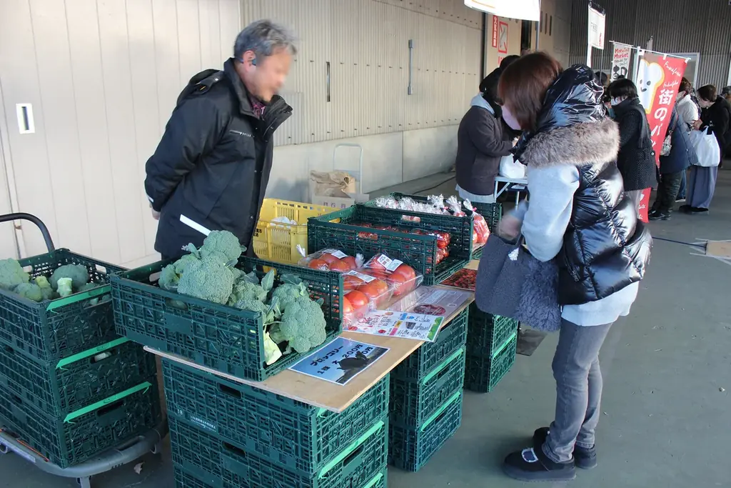 碧南市で朝7時に行列　えびせん家族主催「えびせん朝市」3月1日に1周年 画像 9