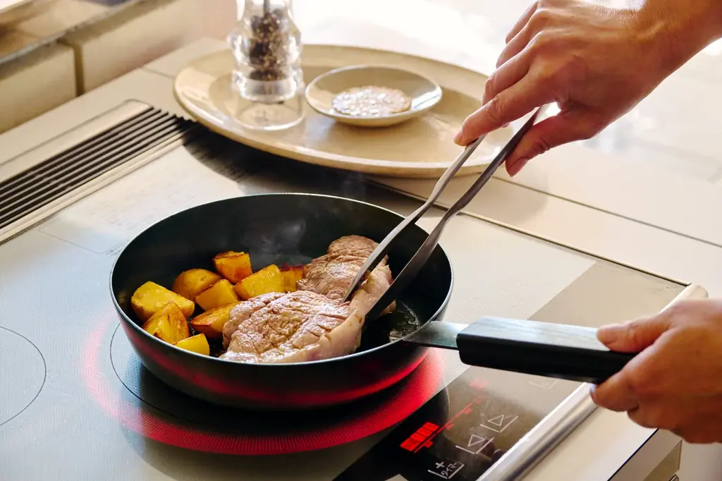 【料理にとことん没頭できる‼︎】妥協なし“厚さ”と“深さ”を追求―Flying Saucer鉄フライパン、誕生―料理がおいしくなる、楽しくなる道具。 画像 6