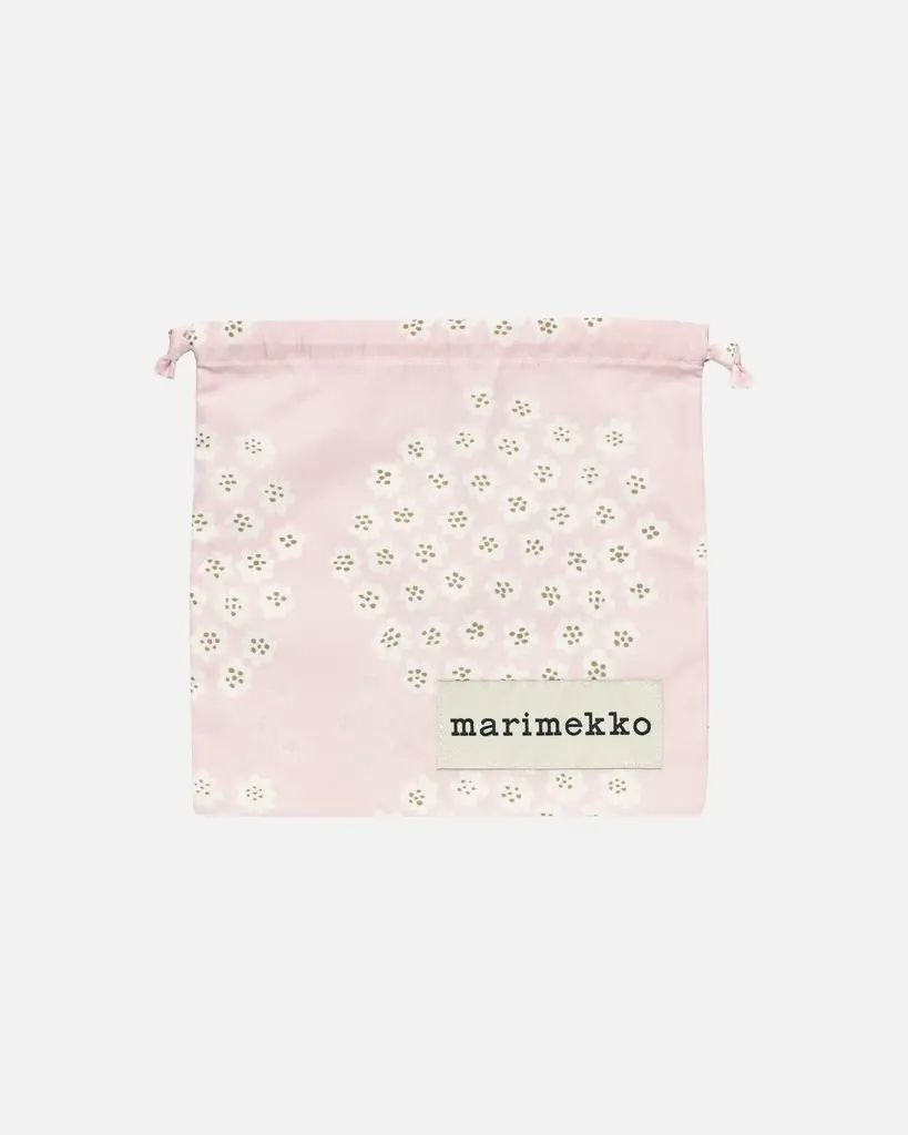 ［マリメッコ]桜の季節の訪れにあわせて、「Marimekko Sakura Pop-up」を開催。ピンクカラーの日本限定アイテムや先行販売商品、特別ノベルティが登場。 画像 26