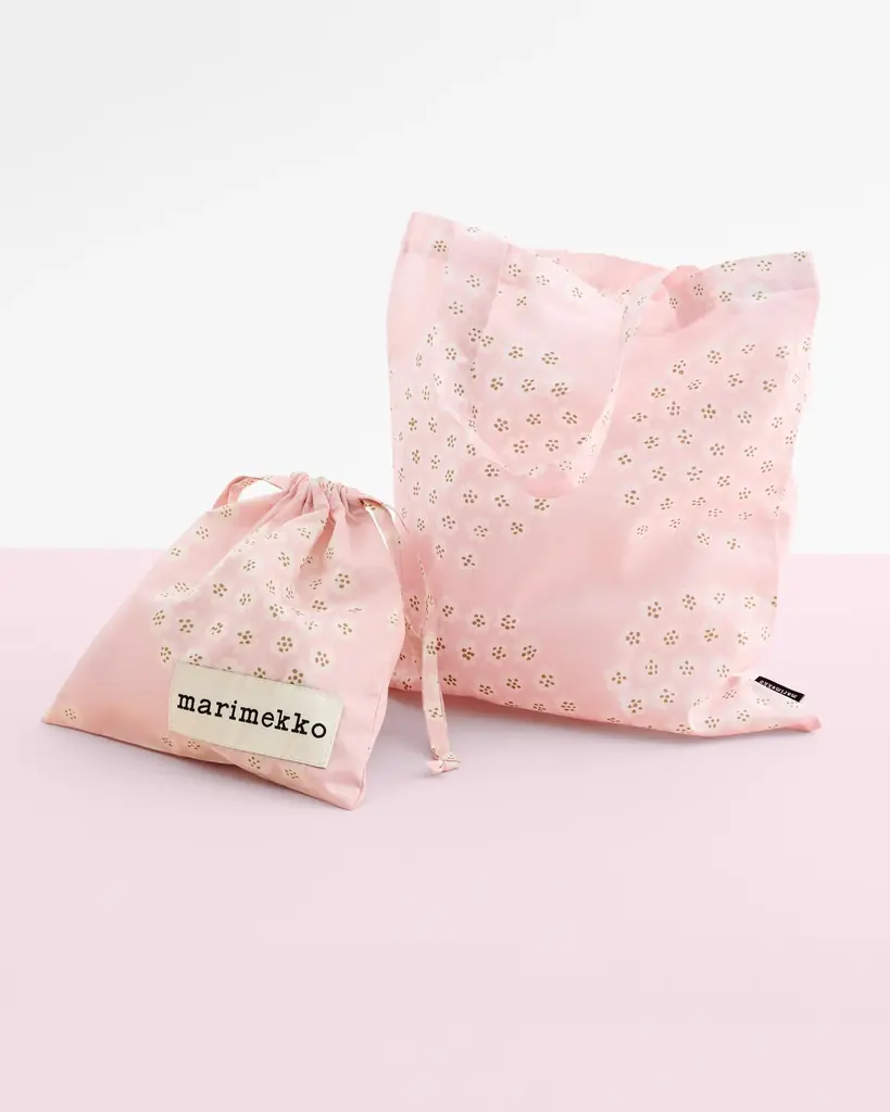 ［マリメッコ]桜の季節の訪れにあわせて、「Marimekko Sakura Pop-up」を開催。ピンクカラーの日本限定アイテムや先行販売商品、特別ノベルティが登場。 画像 3