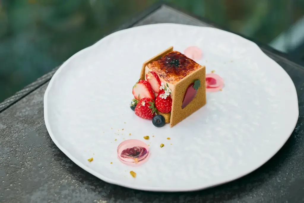 いちごと桜など期間限定春スイーツ4種を2026年3月1日(日)から提供 画像 2