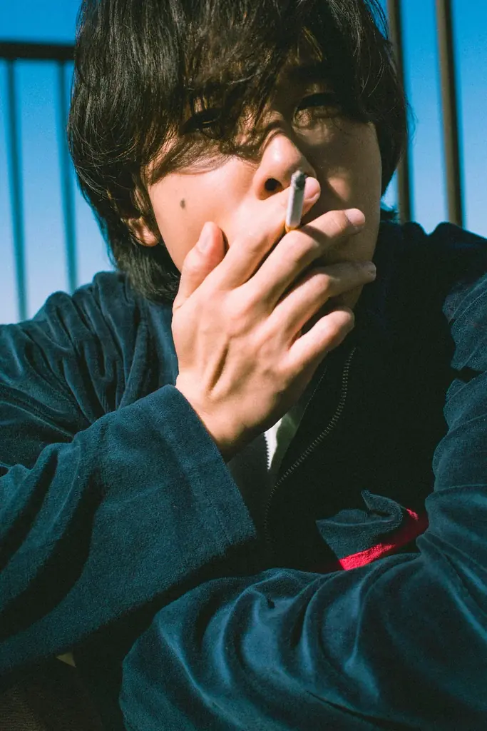 人気声優・佐藤拓也がデビュー20周年イヤー突入を記念した写真集をリリース！ 上京当時を思い出すノスタルジックな写真や故郷・宮城に錦を飾るショットも完全収録 画像 2