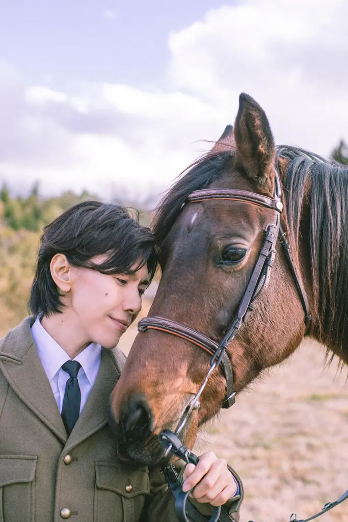 人気声優・佐藤拓也がデビュー20周年イヤー突入を記念した写真集をリリース！ 上京当時を思い出すノスタルジックな写真や故郷・宮城に錦を飾るショットも完全収録 画像 3