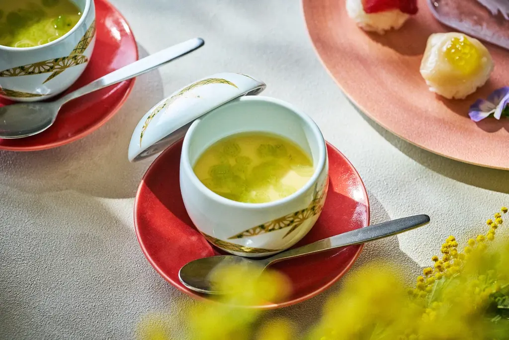 可憐で美しいミモザをテーマにした寿司スタイルのアフタヌーンティーJapanese Afternoon Tea～華凛～を販売 ザ・プリンスギャラリー 東京紀尾井町 画像 6