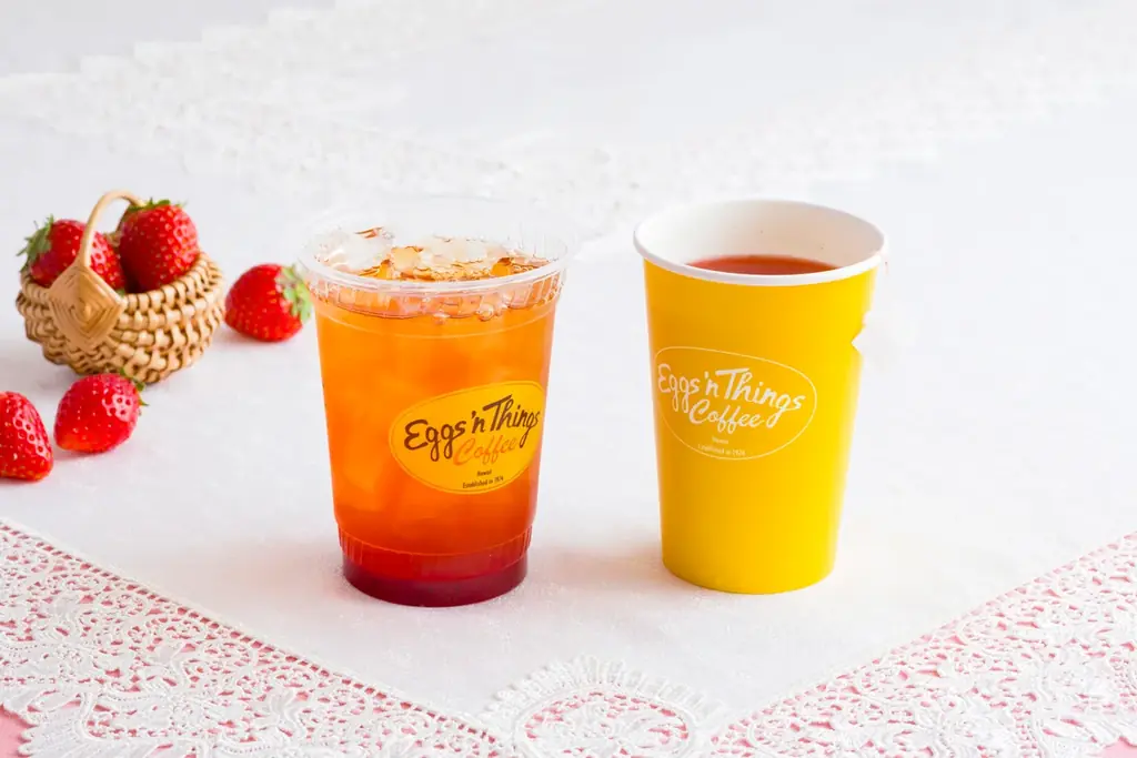 【Eggs ’n Things】苺の香りに包まれる春色メニューが新登場！「ストロベリークリームパンケーキ」「メープルベーコンのエグスンベネディクト」2月27日（金）～ 3月19日（木） 画像 6