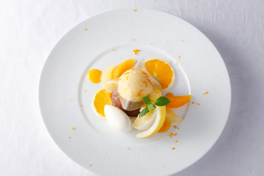 「資生堂パーラー 銀座本店サロン・ド・カフェ」　春めく3月、苺が主役の限定パフェなどを展開 画像 5