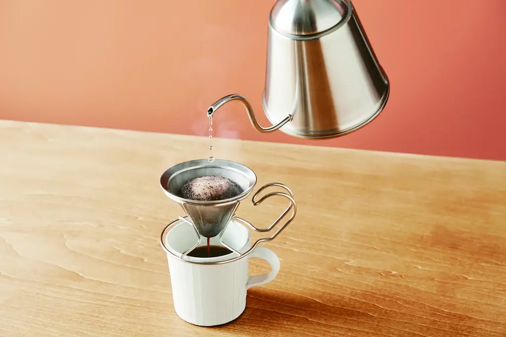 燕三条のドリッパーでコーヒータイム　西桂の配送拠点でスイーツとフルーツ囲み交流3月4日（水）〔山梨 長野〕 画像 1